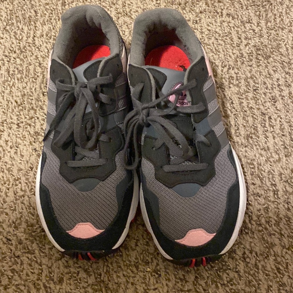 Adidas falcon shoes